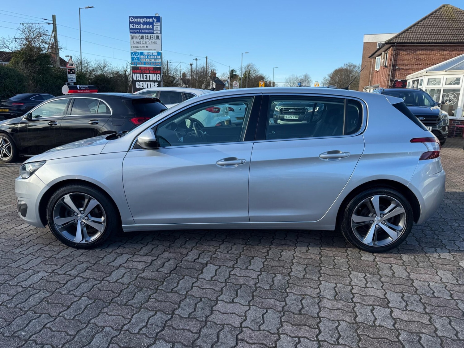 Used Peugeot 308 2017 for sale - 77305308: Photo 5