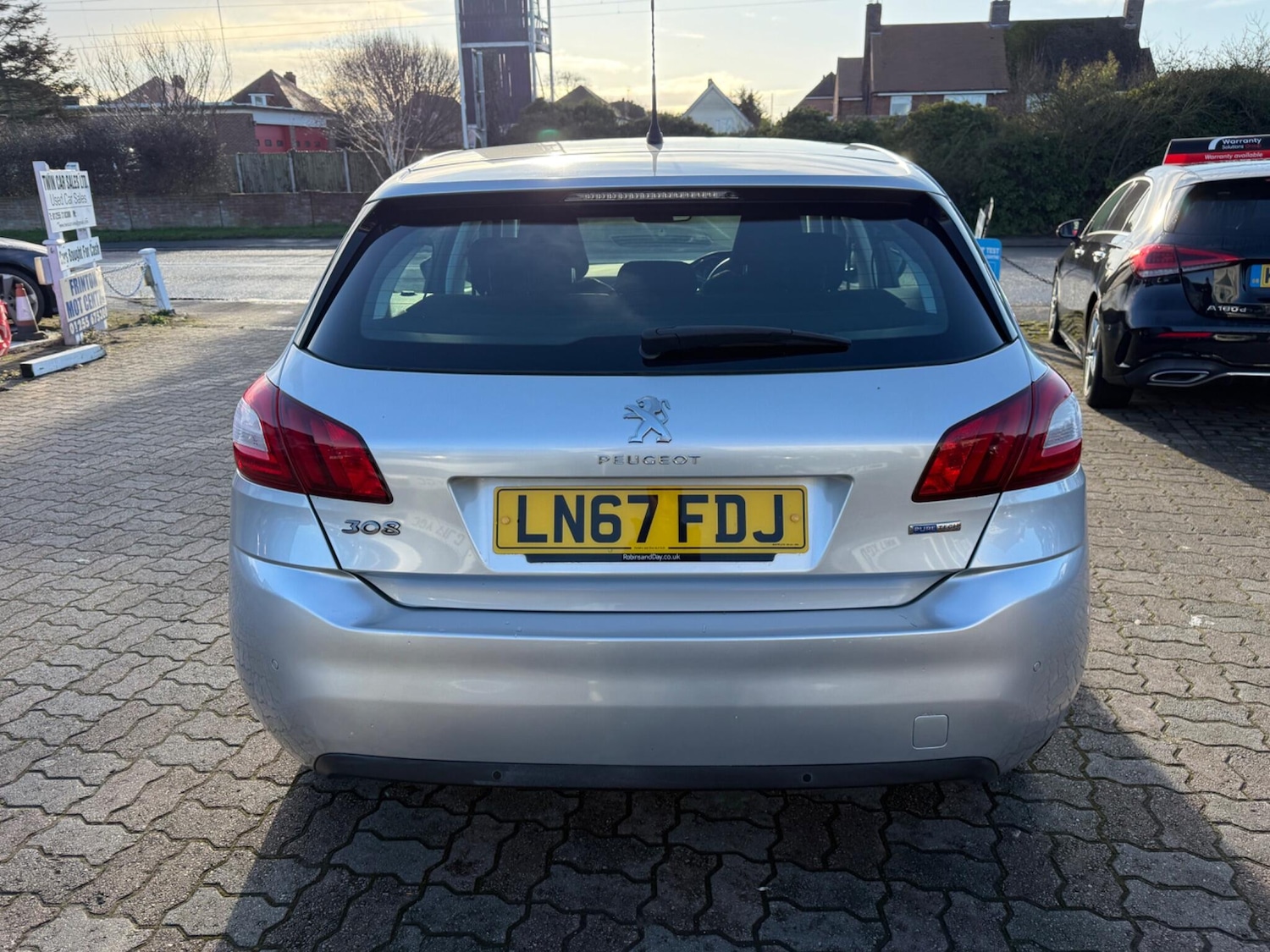 Used Peugeot 308 2017 for sale - 77305308: Photo 7