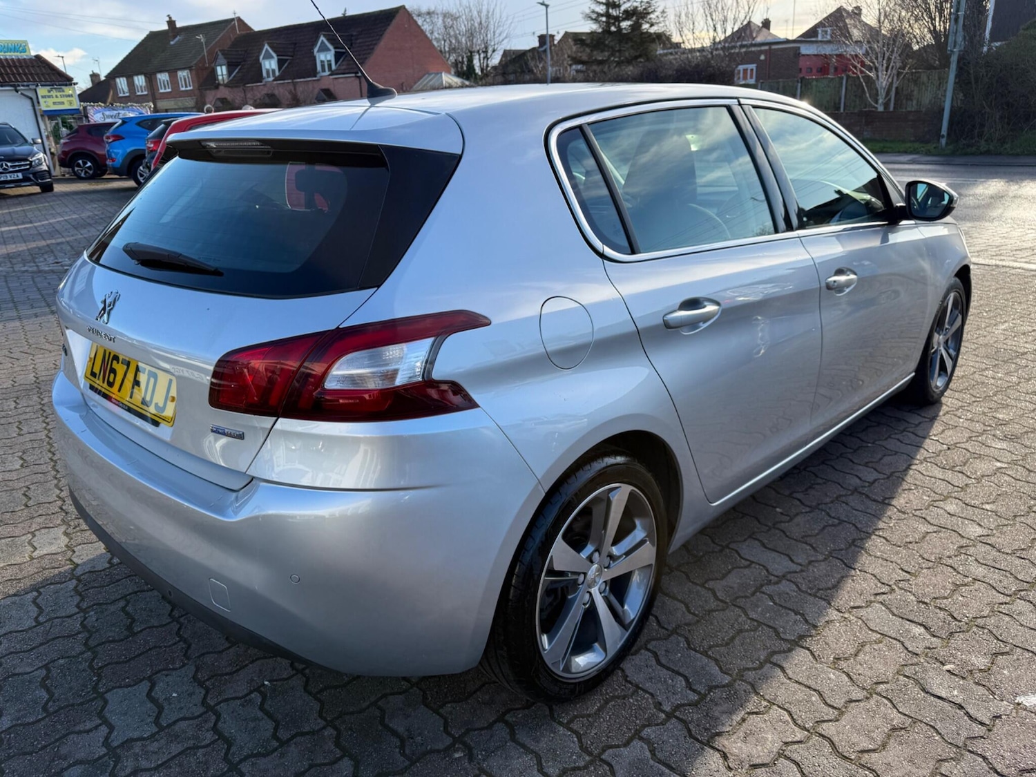 Used Peugeot 308 2017 for sale - 77305308: Photo 8
