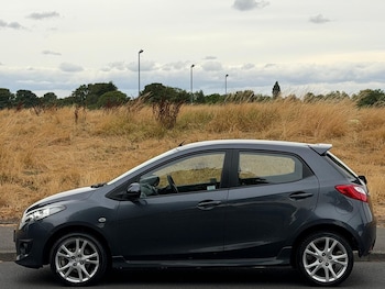 Used Mazda Mazda2 2010 for sale - 79564769: Photo
