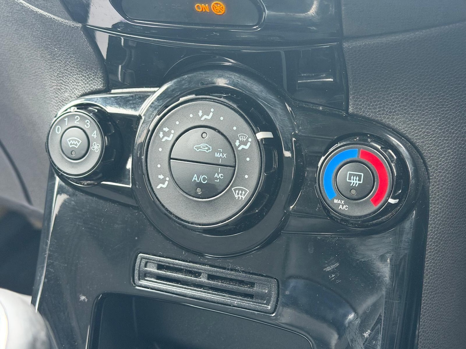 Used Ford Fiesta 2015 for sale - 77331523: Photo 29