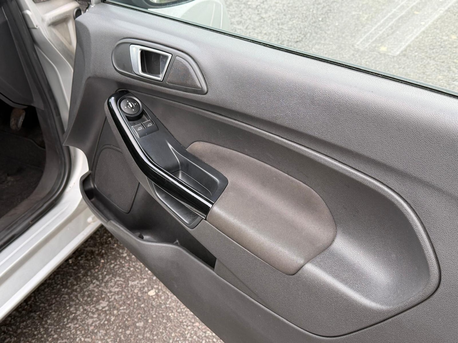 Used Ford Fiesta 2015 for sale - 77331523: Photo 32