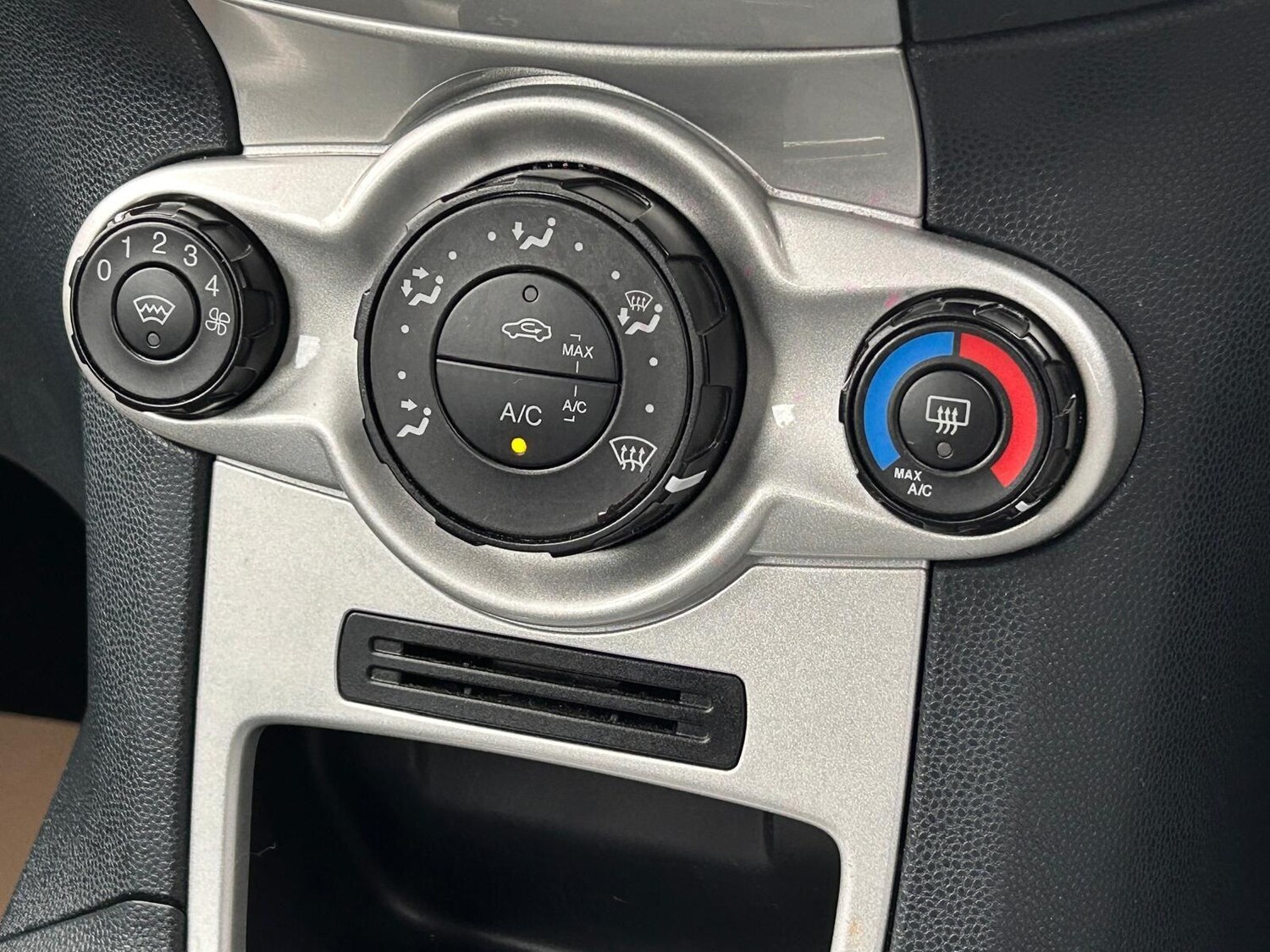 Used Ford Fiesta 2011 for sale - 78215741: Photo 31