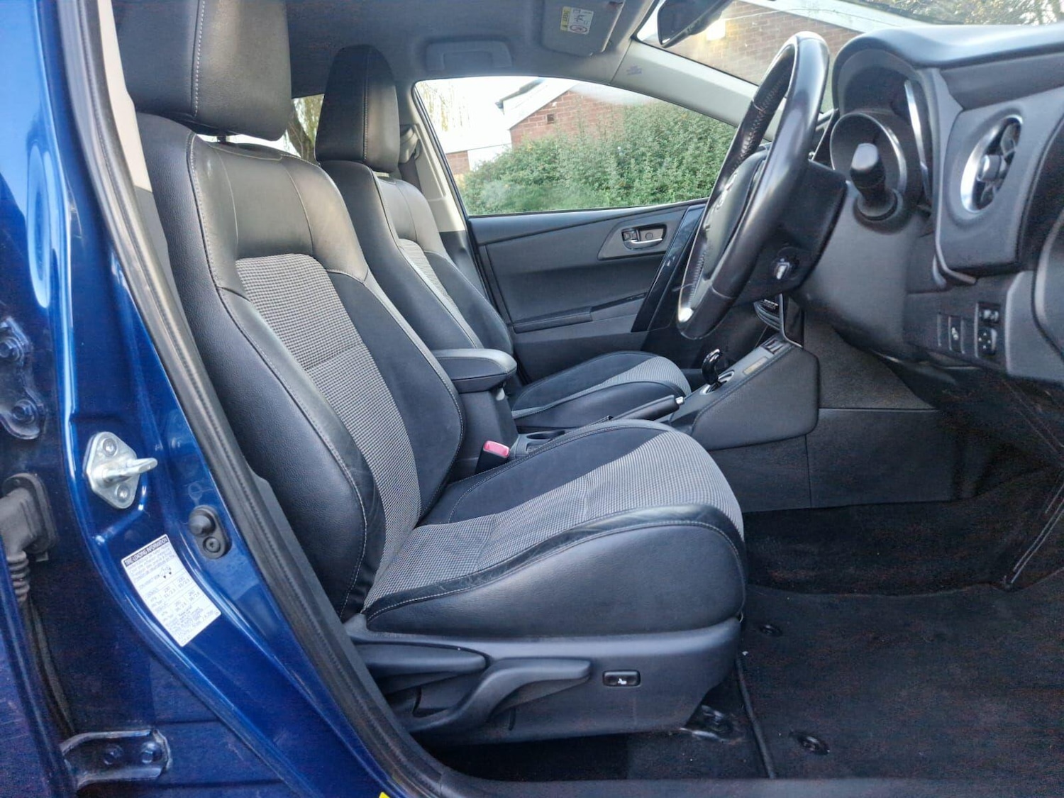 Used Toyota Auris 2015 for sale - 77238340: Photo 11