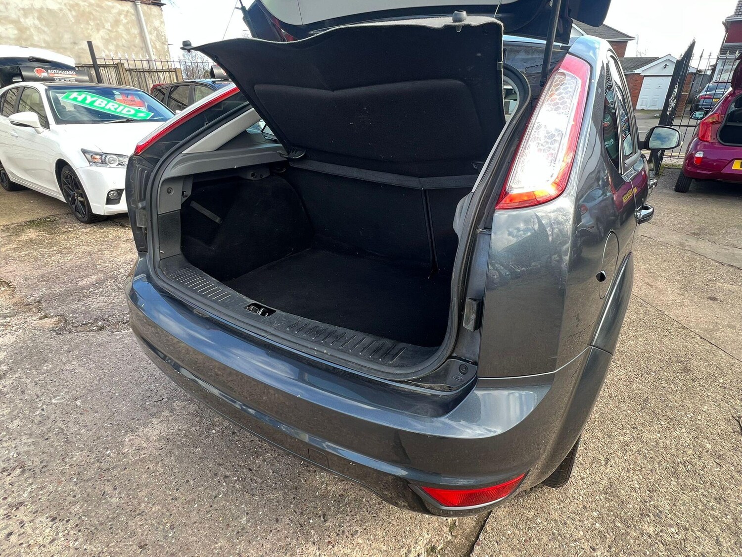 Used Ford Focus 2010 for sale - 78215767: Photo 26