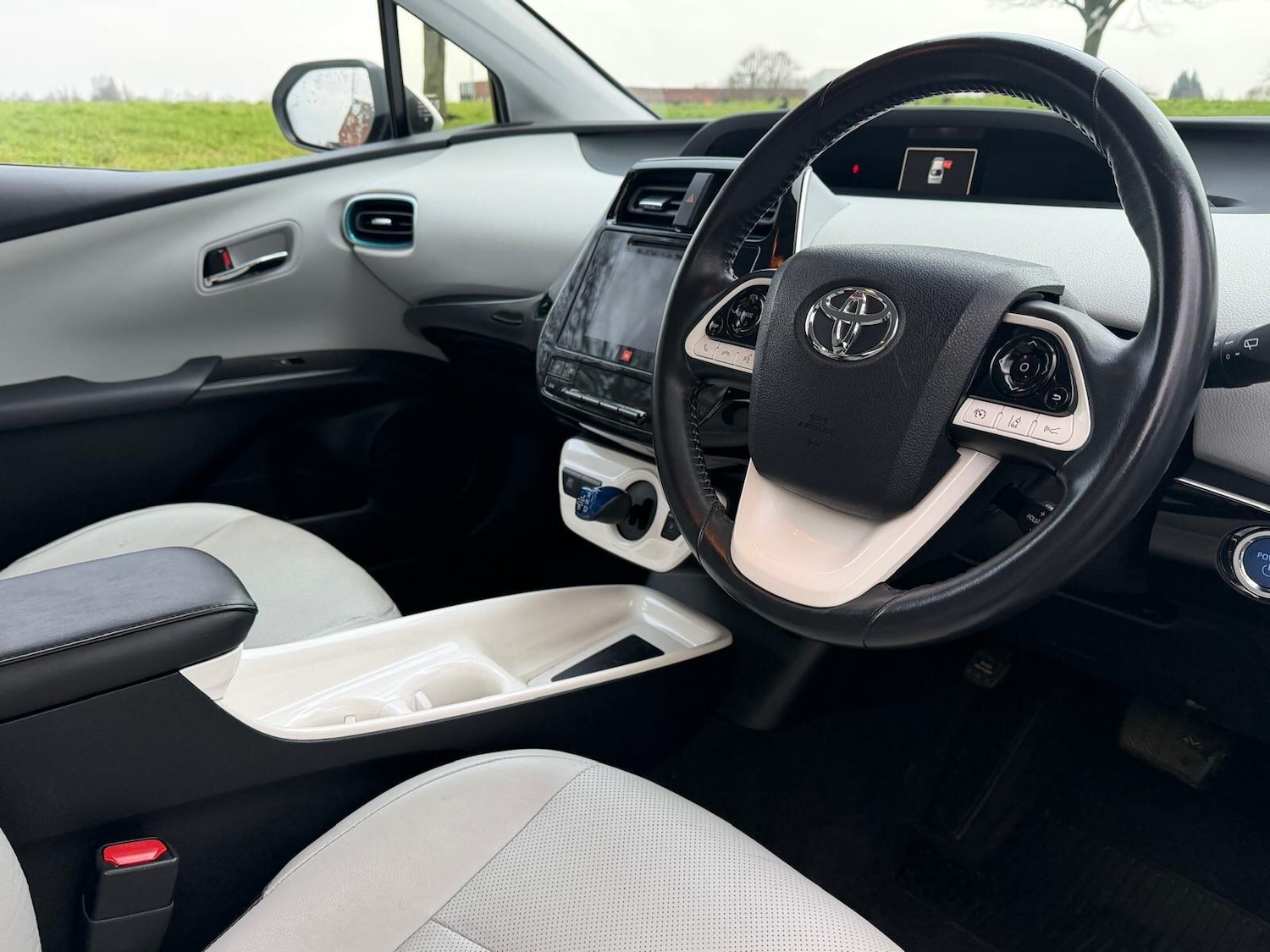 Used Toyota Prius 2017 for sale - 77376770: Photo 14