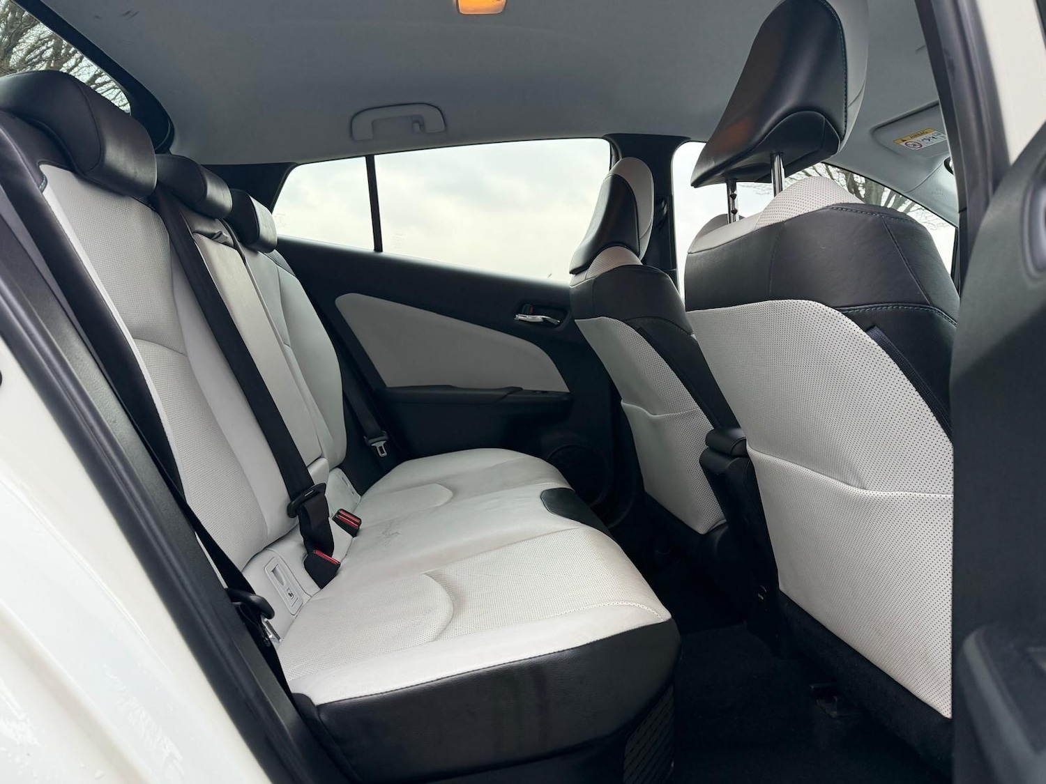 Used Toyota Prius 2017 for sale - 77376770: Photo 24