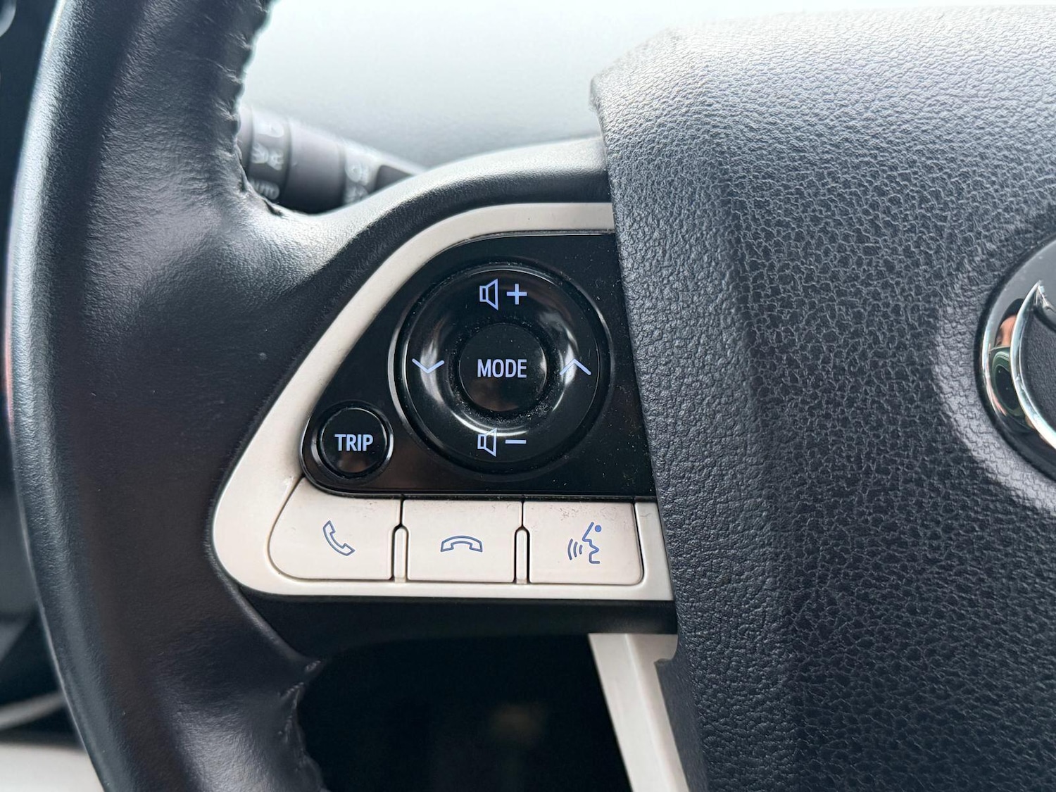 Used Toyota Prius 2017 for sale - 77376770: Photo 44