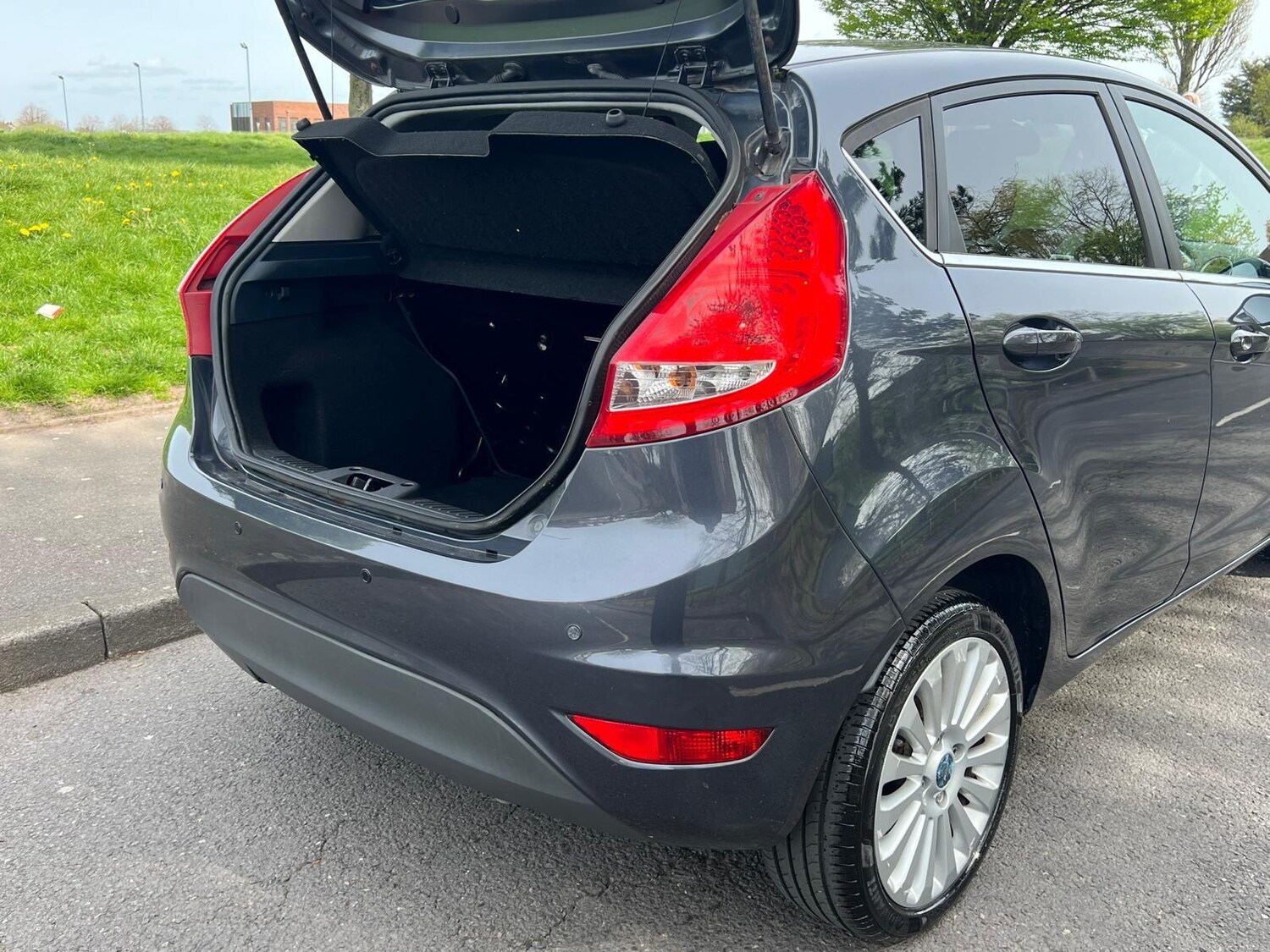 Used Ford Fiesta 2010 for sale - 78215755: Photo 37