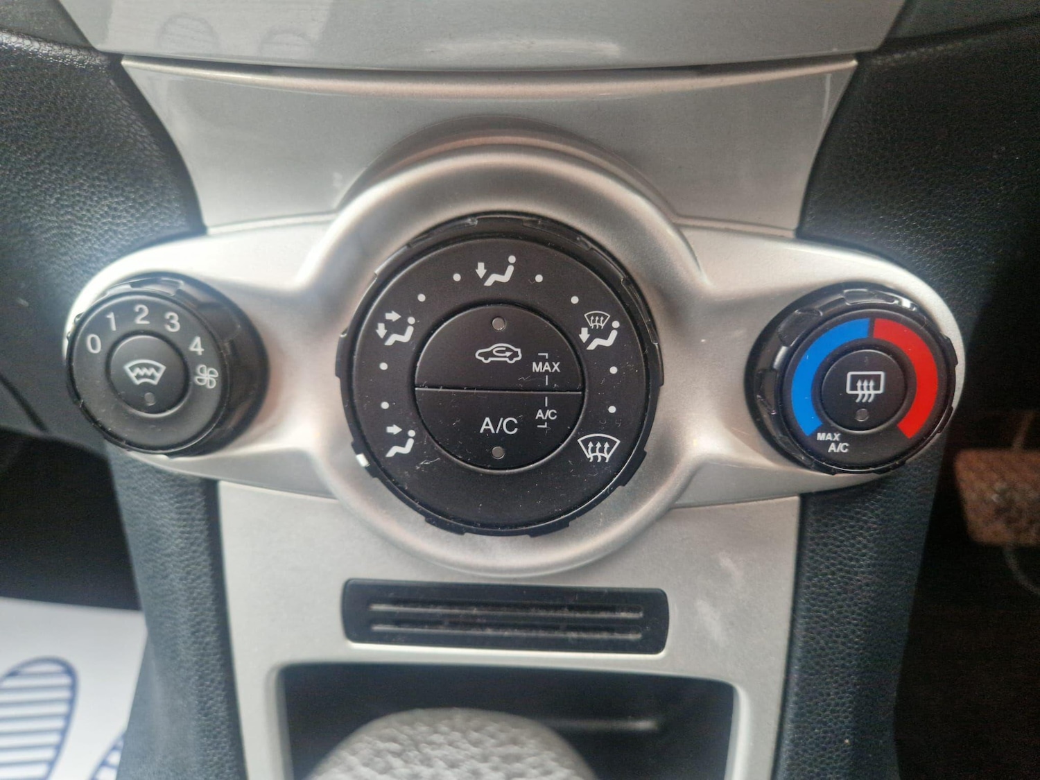 Used Ford Fiesta 2011 for sale - 77203797: Photo 27