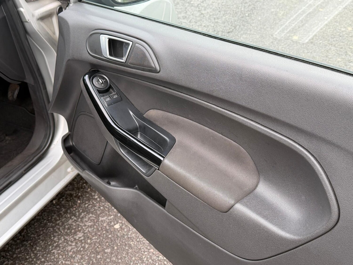 Used Ford Fiesta 2015 for sale - 78215751: Photo 32