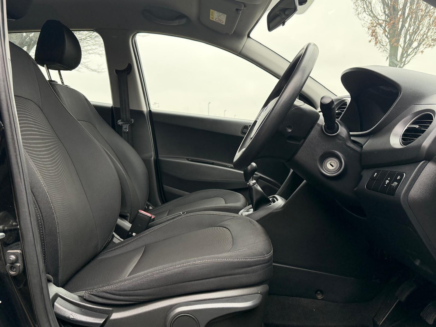 Used Hyundai i10 2017 for sale - 77330839: Photo 13