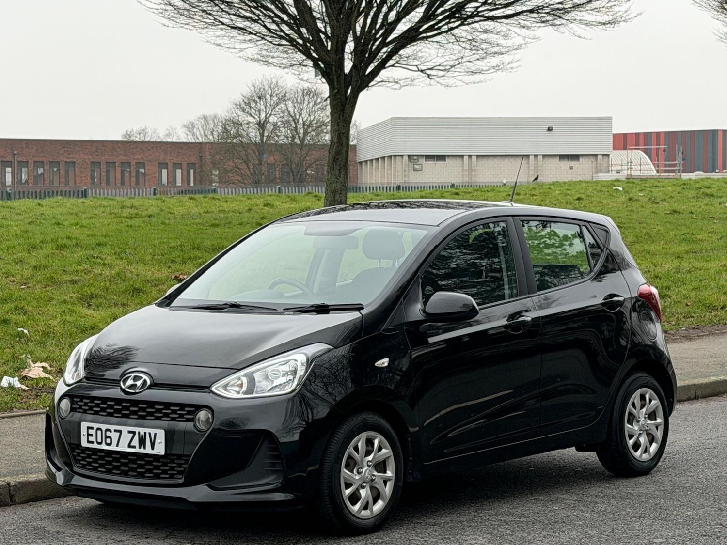 Used Hyundai i10 2017 for sale - 77330839: Photo 2