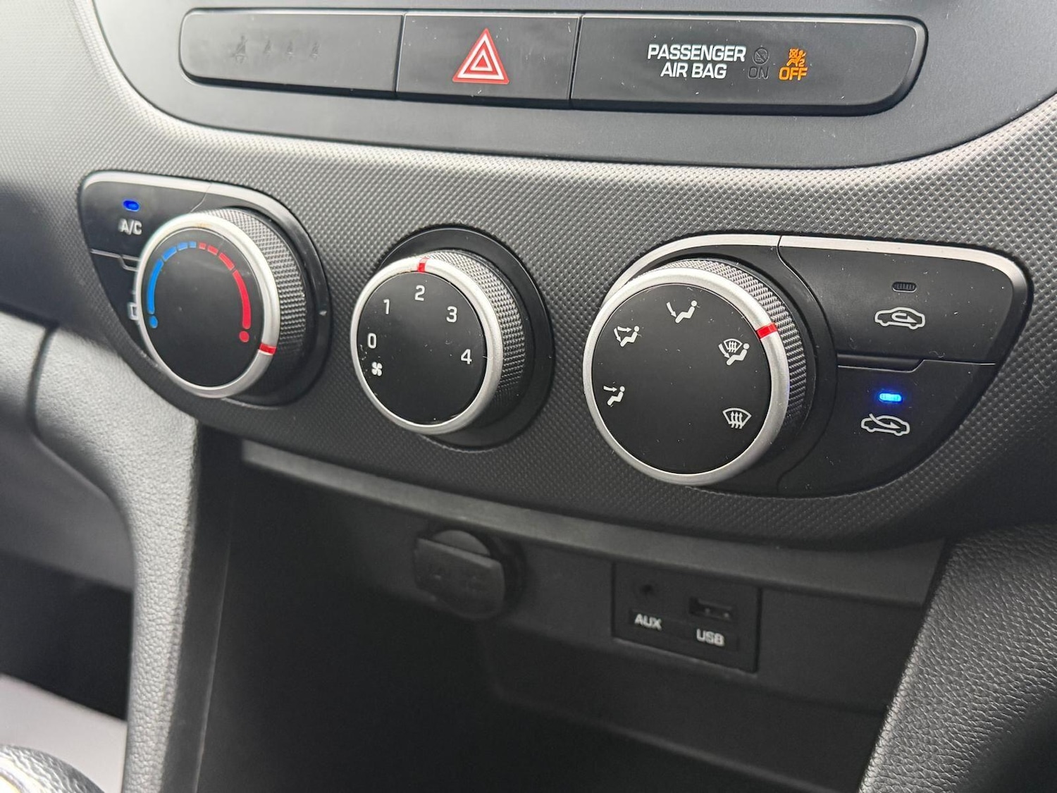 Used Hyundai i10 2017 for sale - 77330839: Photo 26