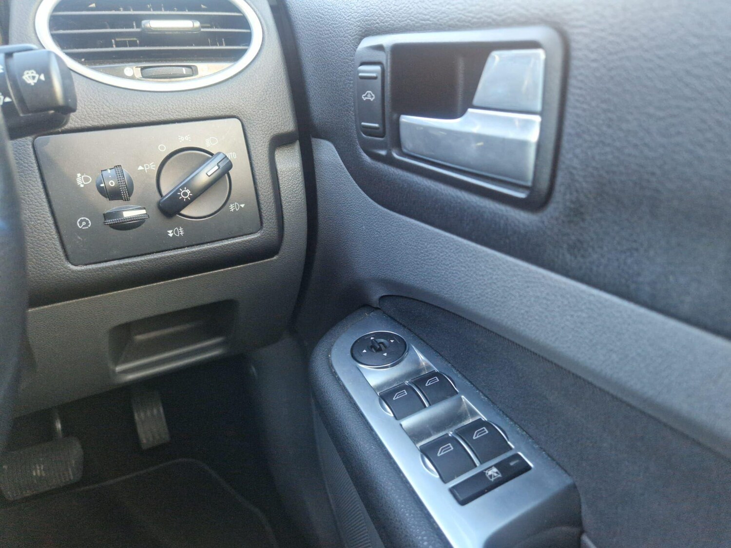 Used Ford Focus 2010 for sale - 78215735: Photo 31