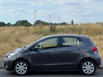 Used Toyota Yaris 2011 for sale - 79268182: Photo