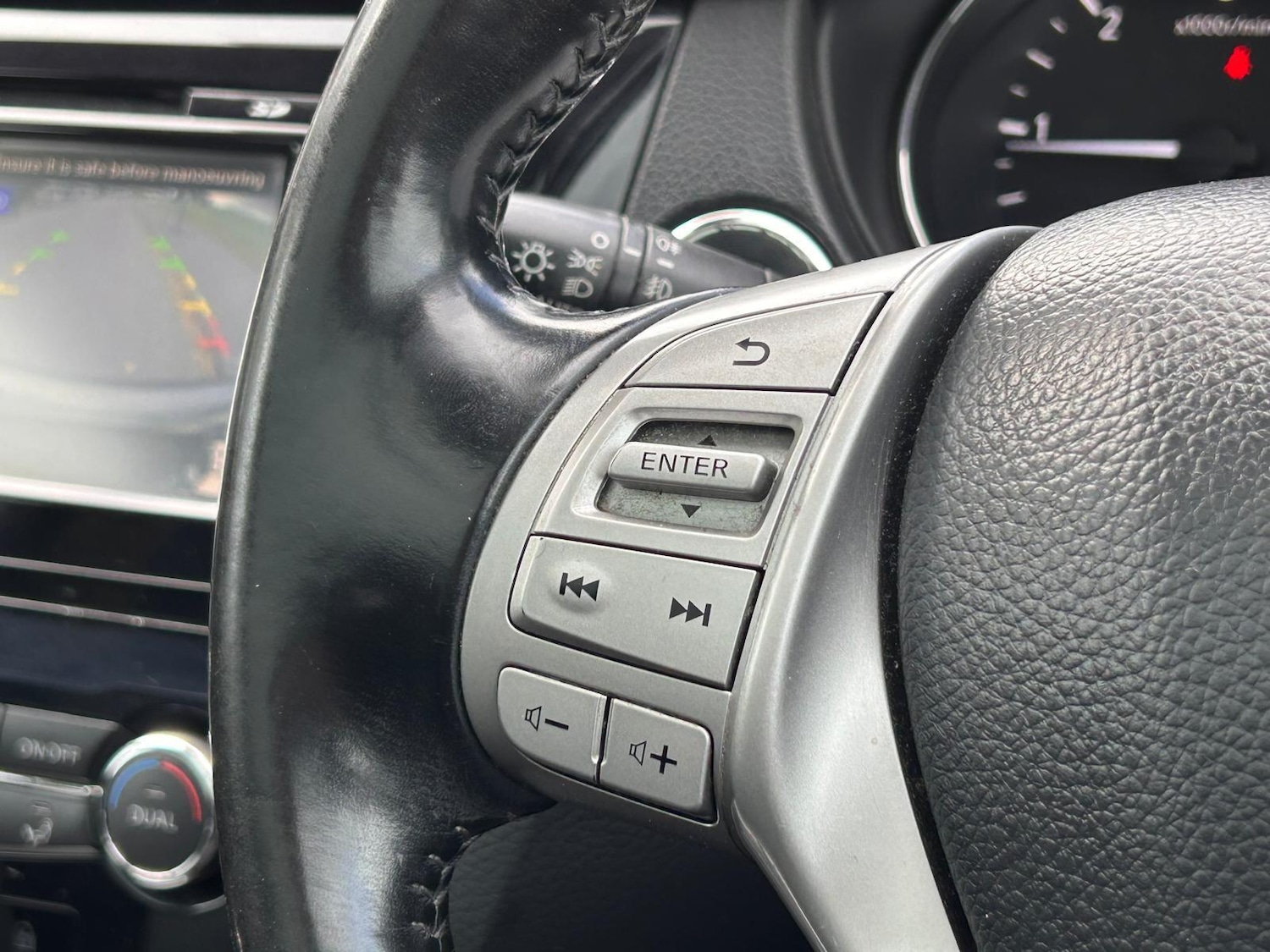 Used Nissan Qashqai 2014 for sale - 77203269: Photo 30