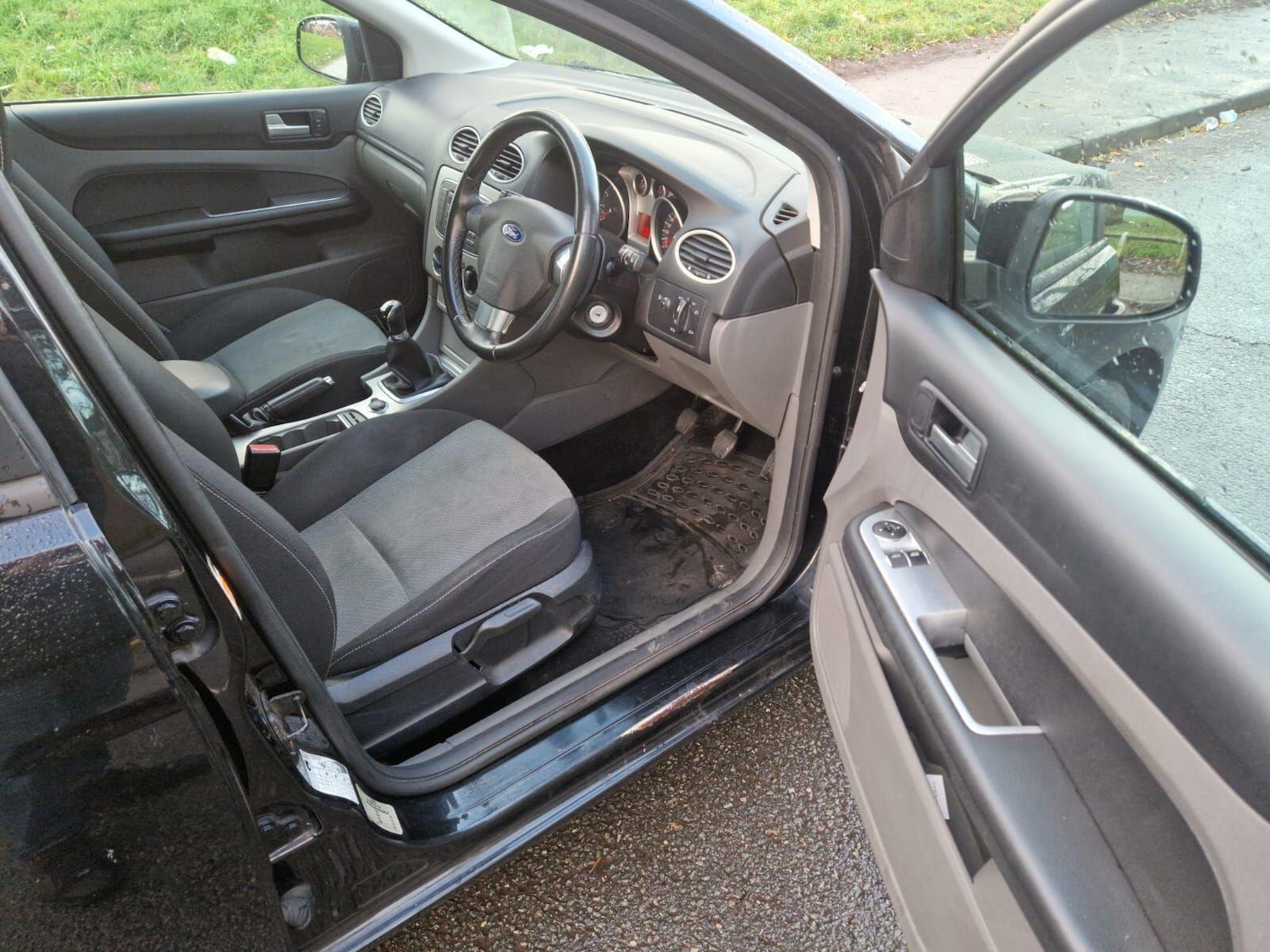 Used Ford Focus 2010 for sale - 77253675: Photo 13