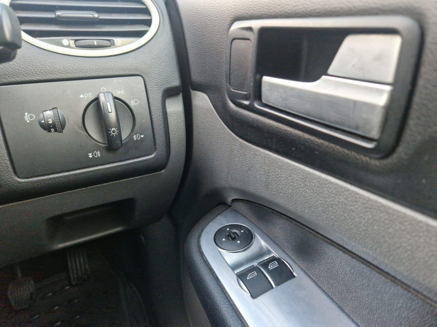 Used Ford Focus 2010 for sale - 77253675: Photo 14