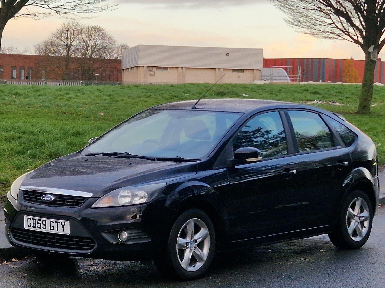 Used Ford Focus 2010 for sale - 77253675: Photo 2