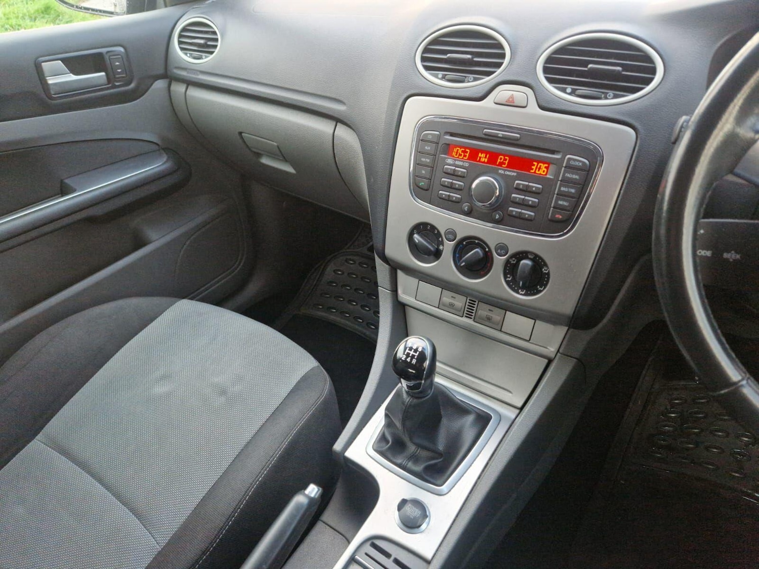 Used Ford Focus 2010 for sale - 77253675: Photo 21