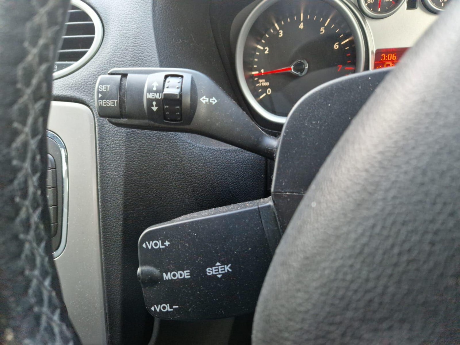 Used Ford Focus 2010 for sale - 77253675: Photo 23