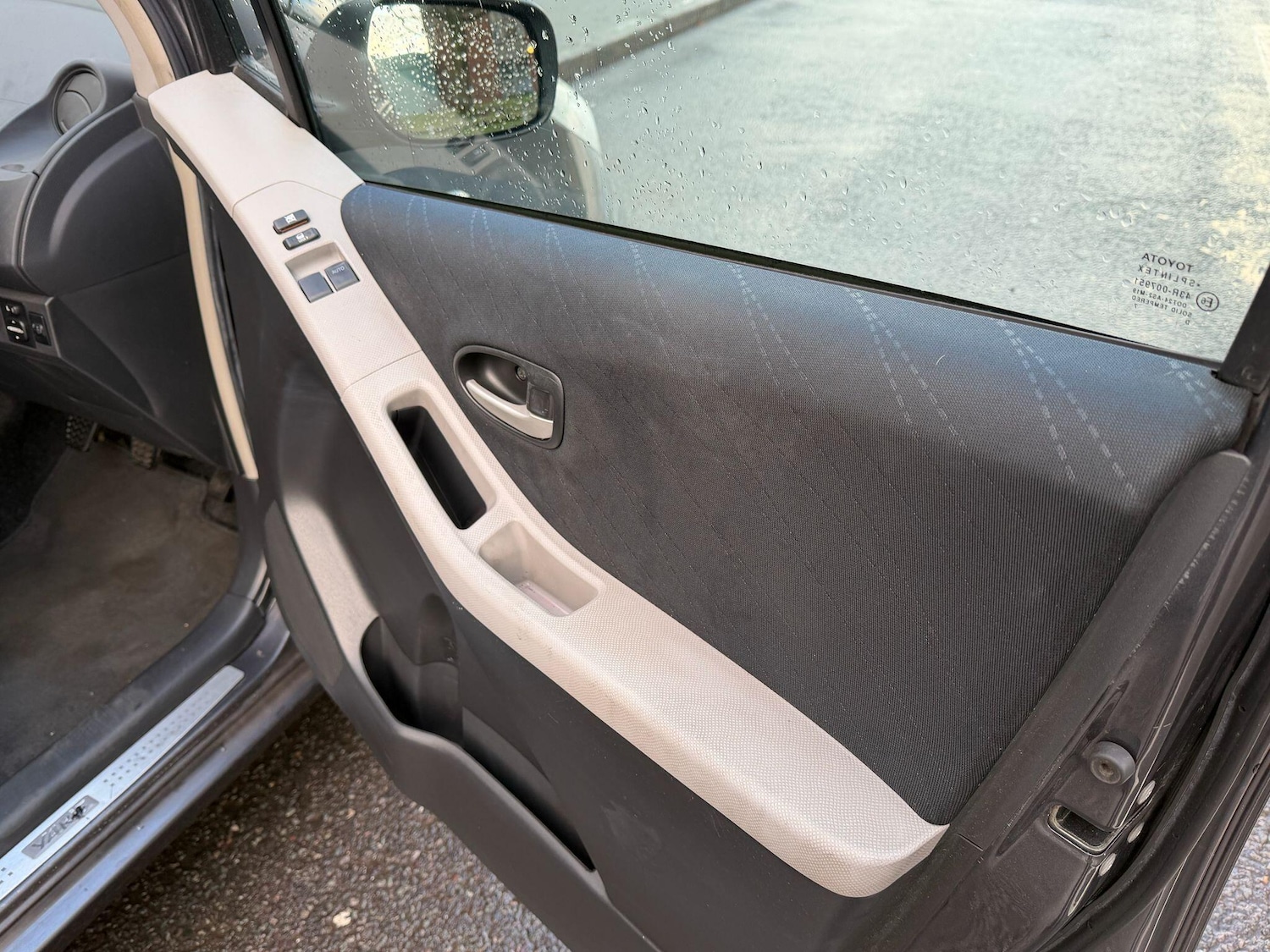 Used Toyota Yaris 2007 for sale - 77710778: Photo 24