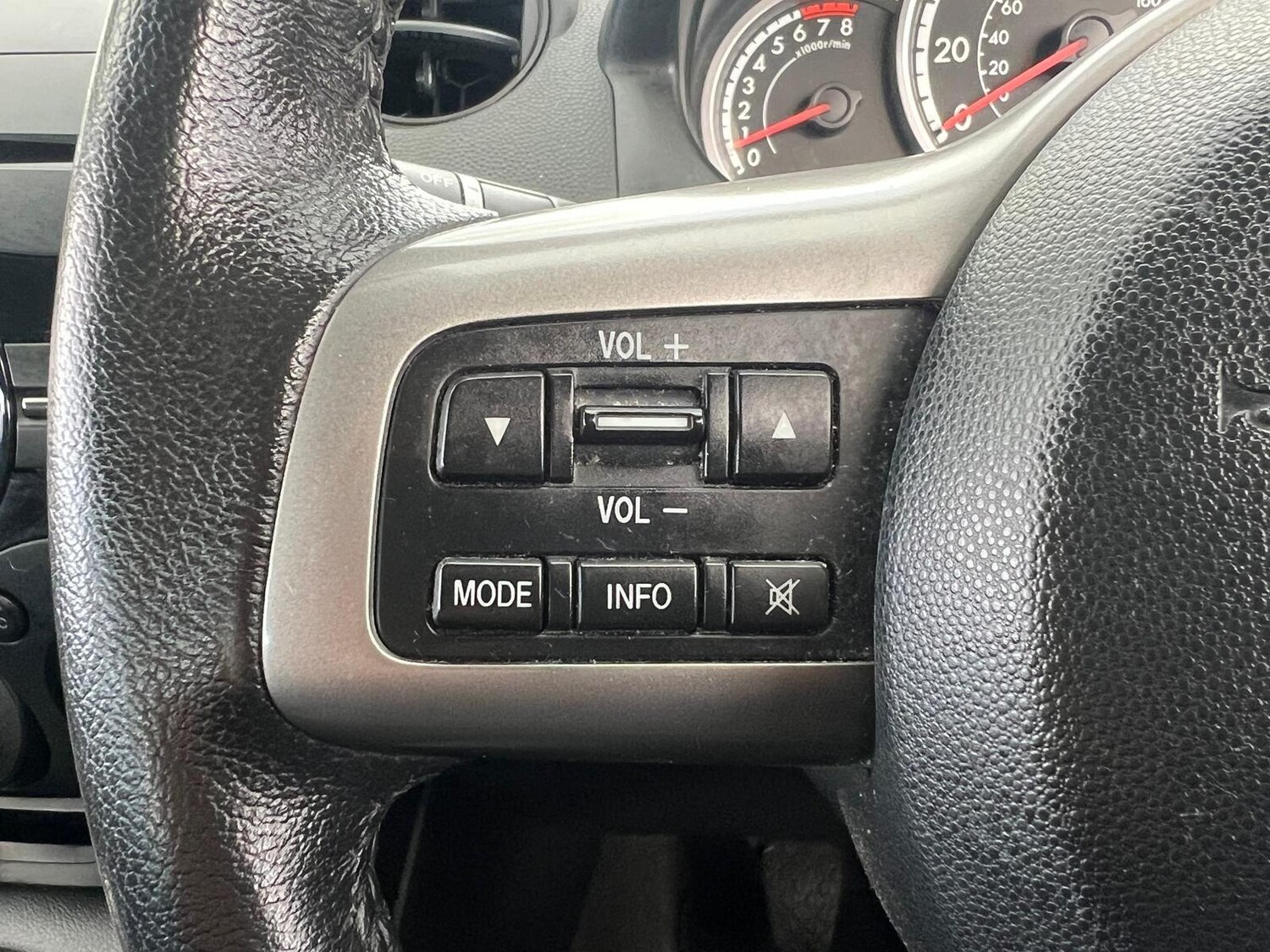 Used Mazda Mazda2 2012 for sale - 78215764: Photo 27