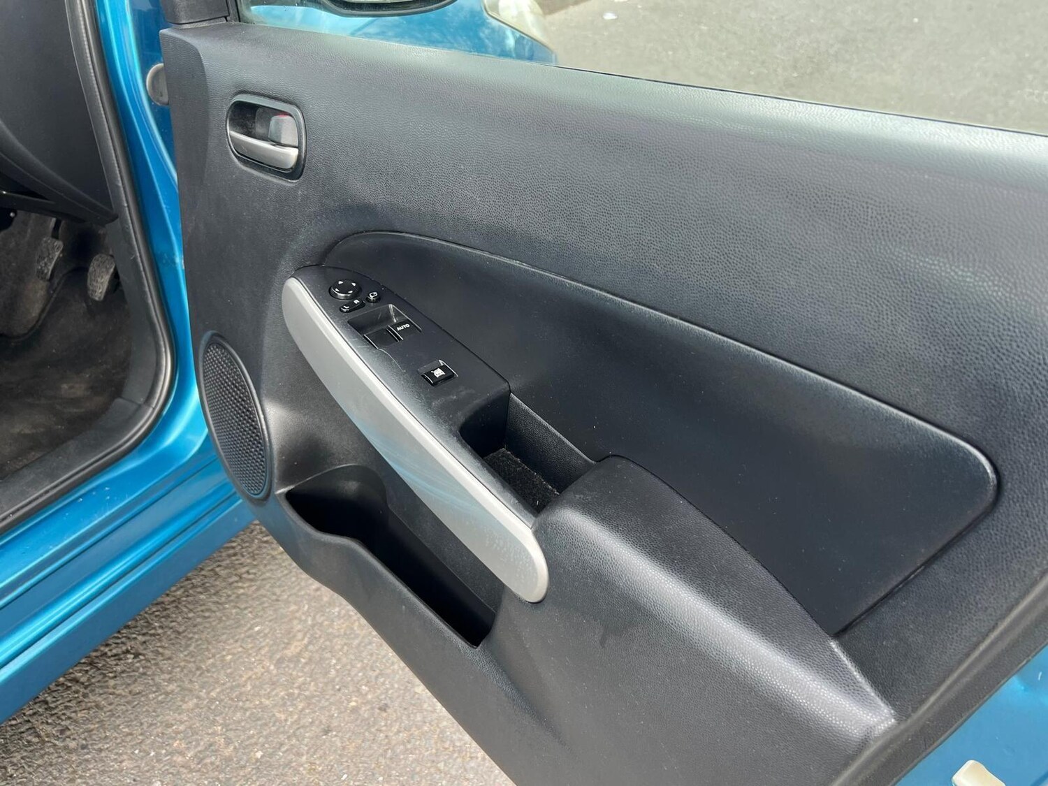 Used Mazda Mazda2 2012 for sale - 78215764: Photo 28