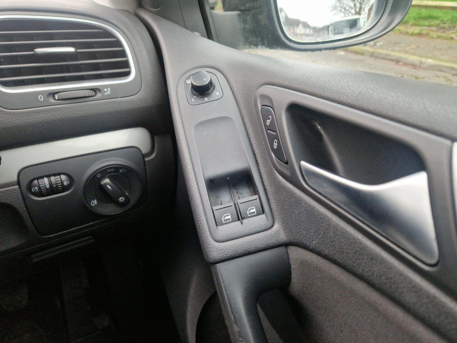 Used Volkswagen Golf 2011 for sale - 77784077: Photo 27