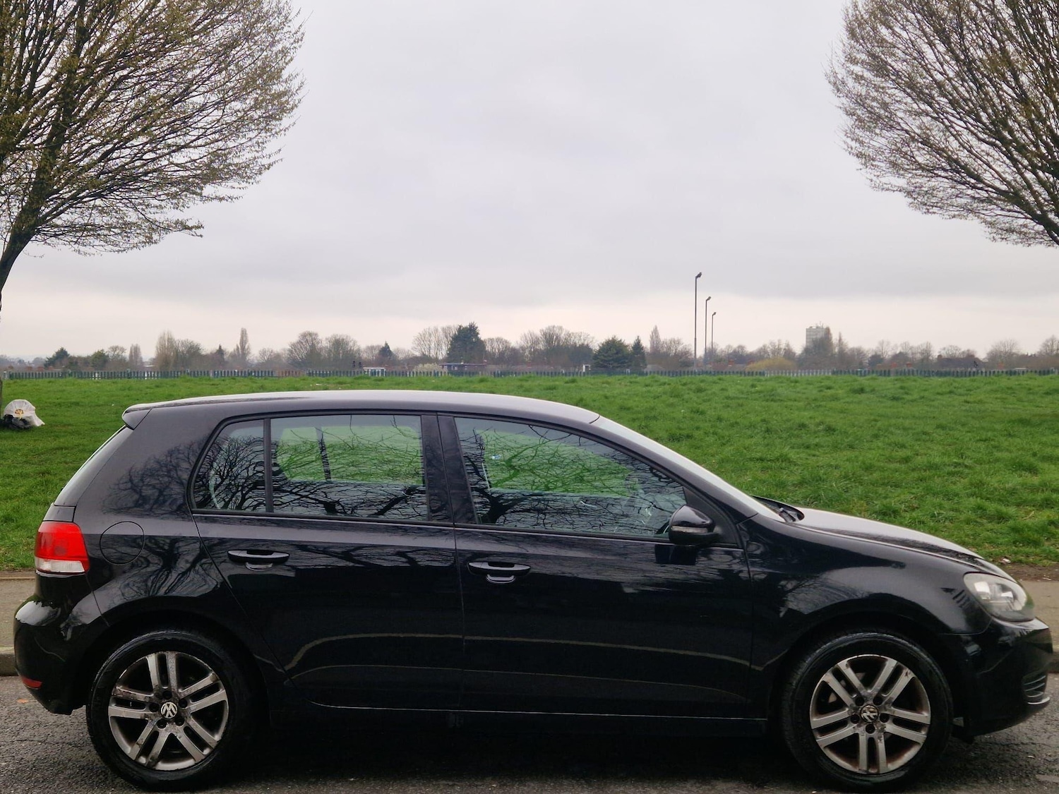 Used Volkswagen Golf 2011 for sale - 77784077: Photo 5