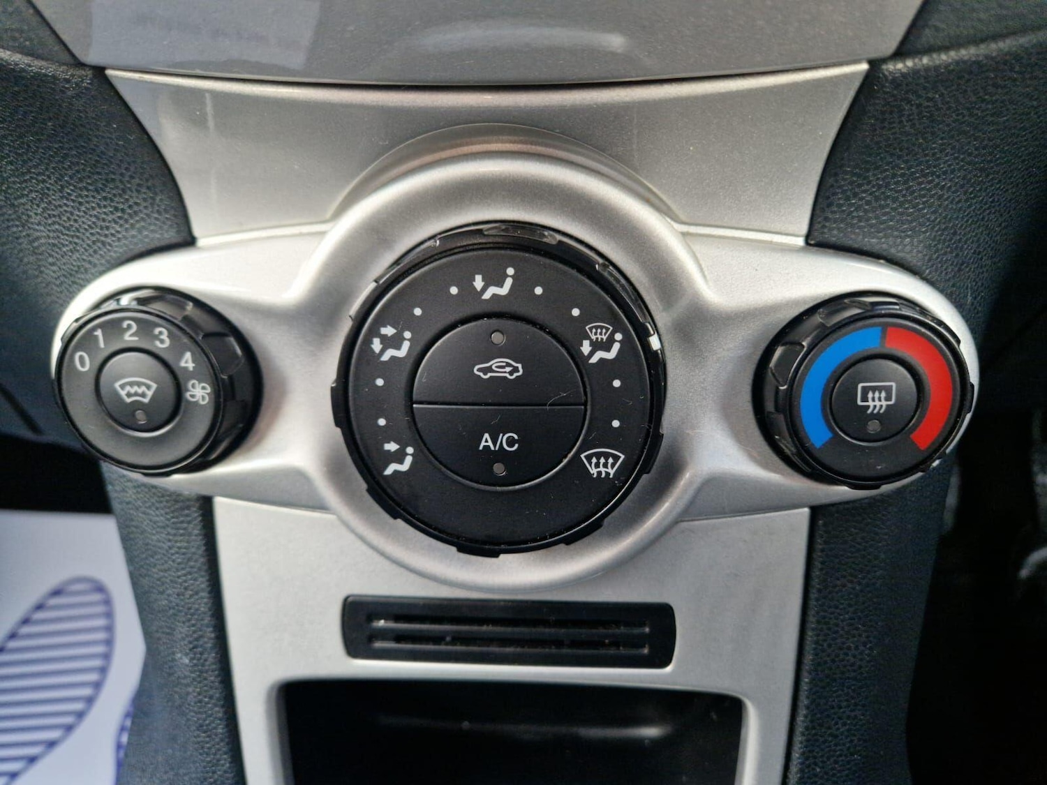 Used Ford Fiesta 2010 for sale - 77238339: Photo 18