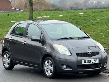 Used Toyota Yaris 2010 for sale - 77202874: Photo