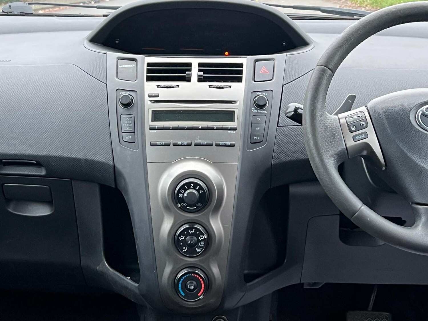 Used Toyota Yaris 2010 for sale - 77202874: Photo 23