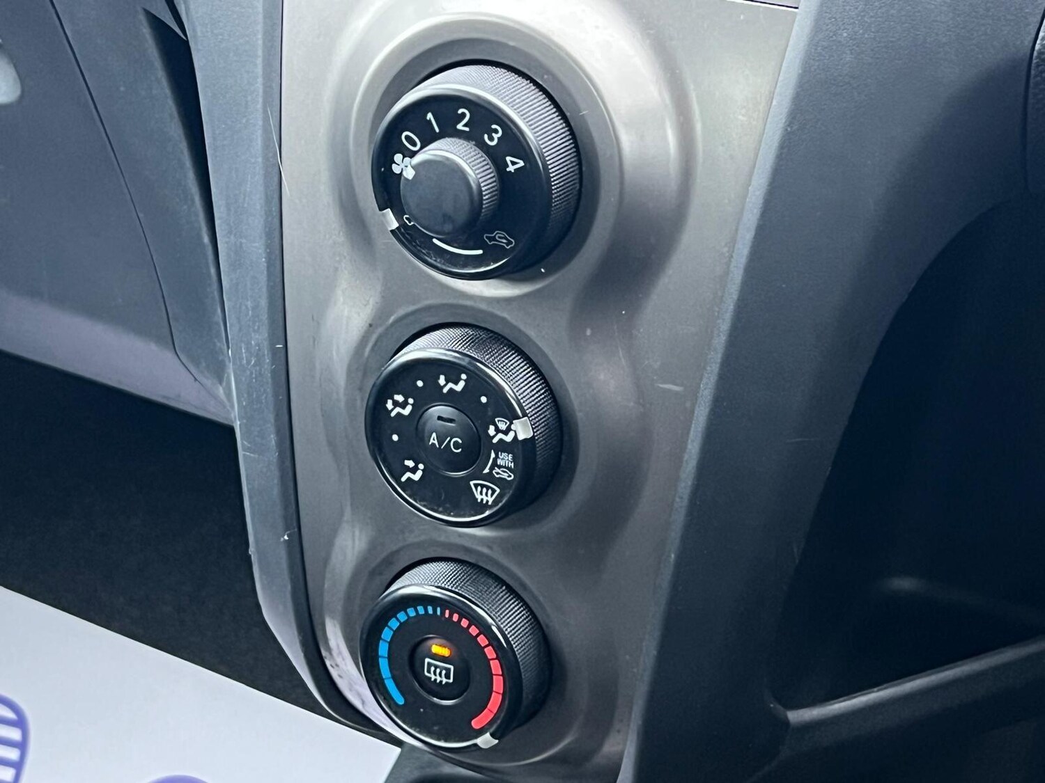 Used Toyota Yaris 2010 for sale - 77202874: Photo 27