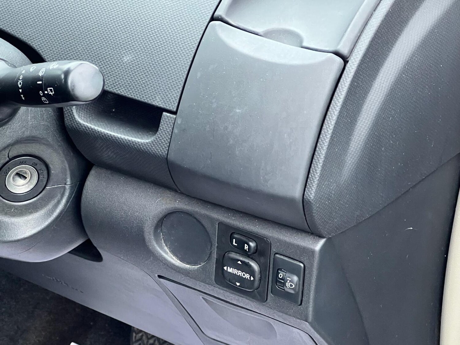 Used Toyota Yaris 2010 for sale - 77202874: Photo 38