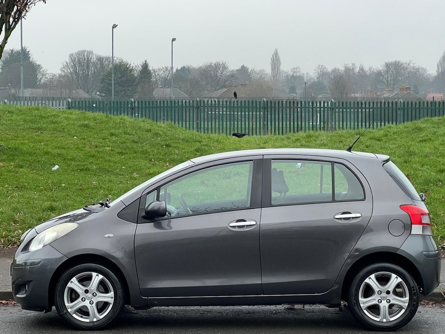 Used Toyota Yaris 2010 for sale - 77202874: Photo 5