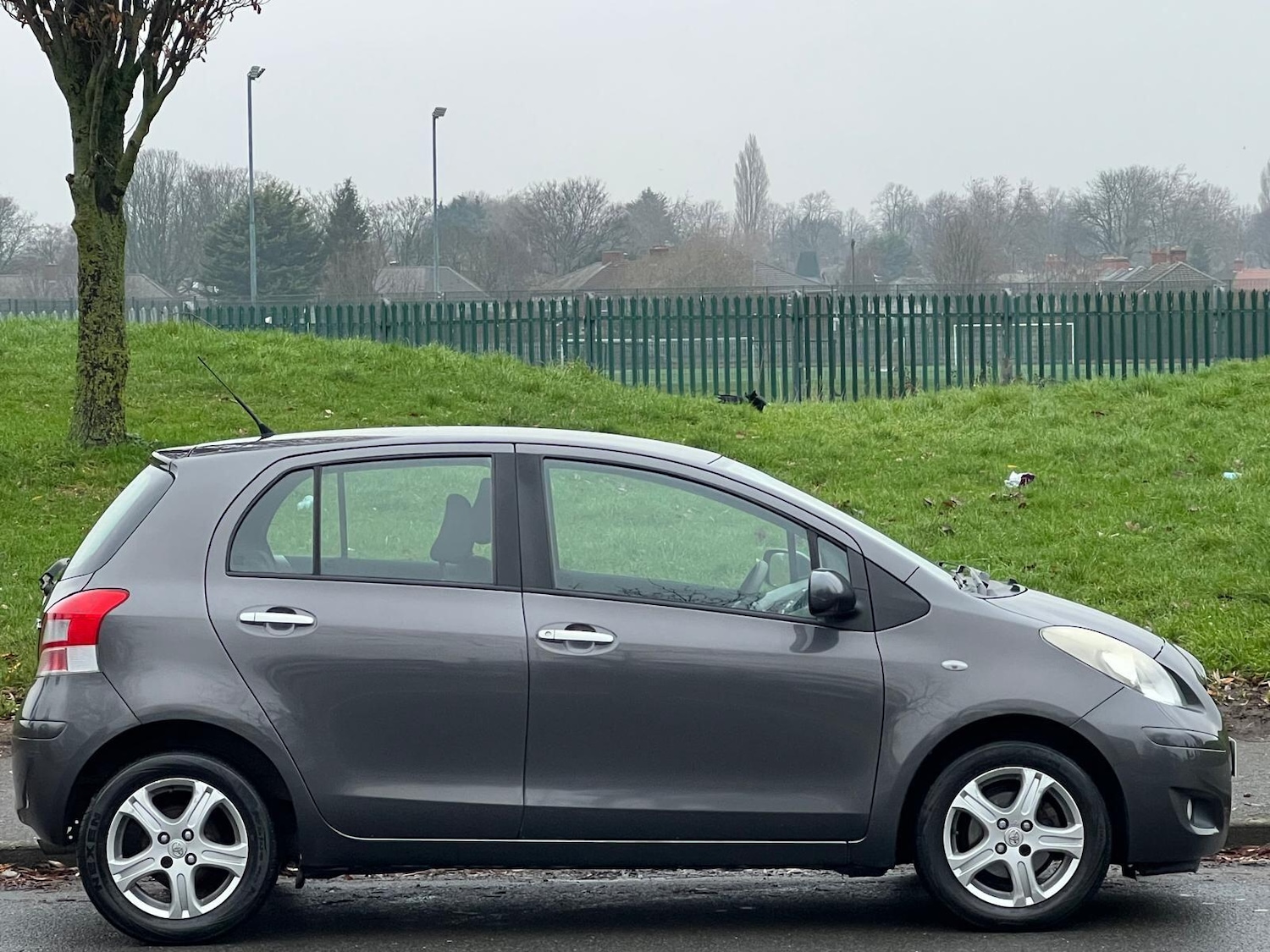Used Toyota Yaris 2010 for sale - 77202874: Photo 6