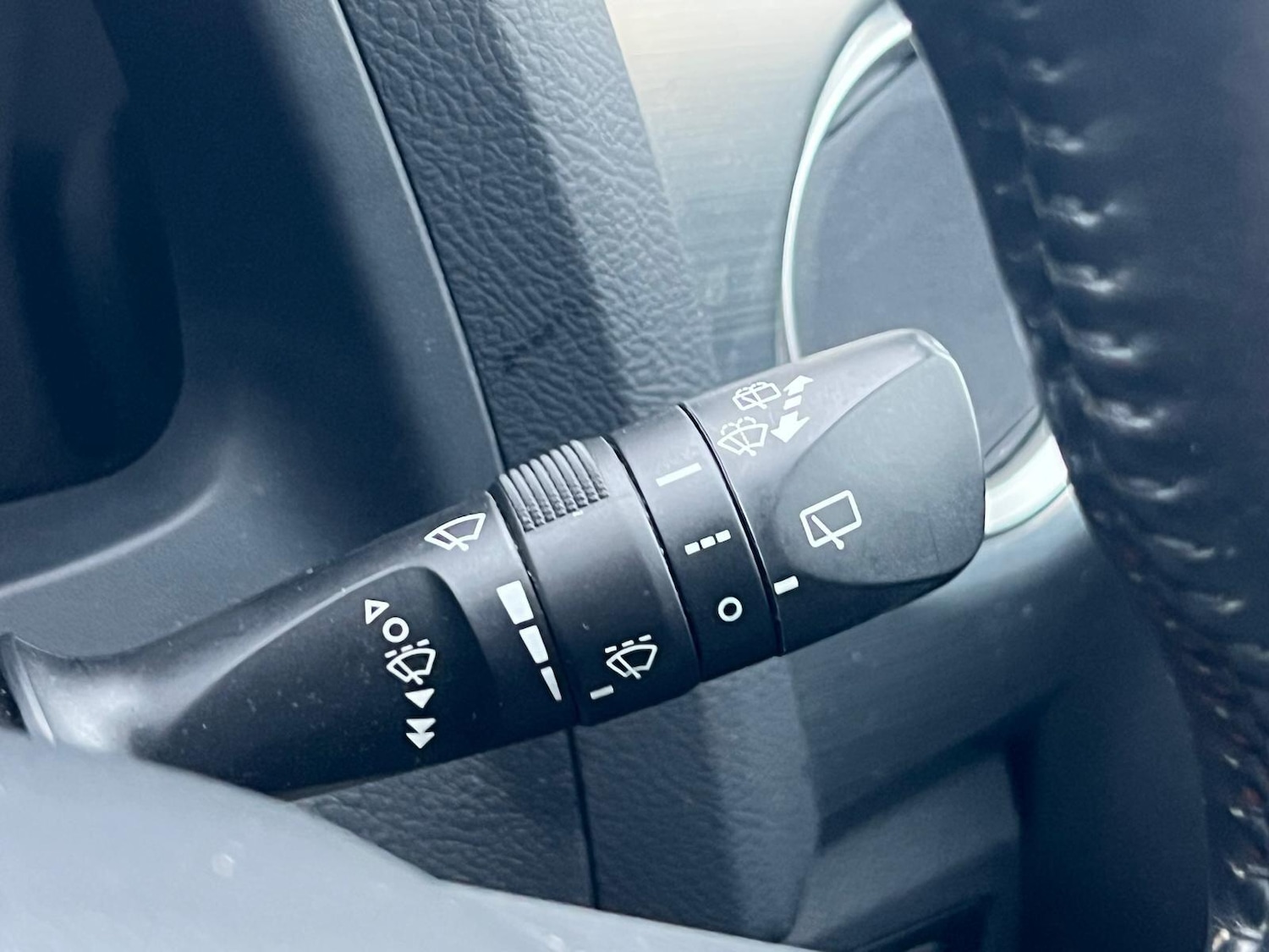 Used Toyota Auris 2015 for sale - 77315016: Photo 38