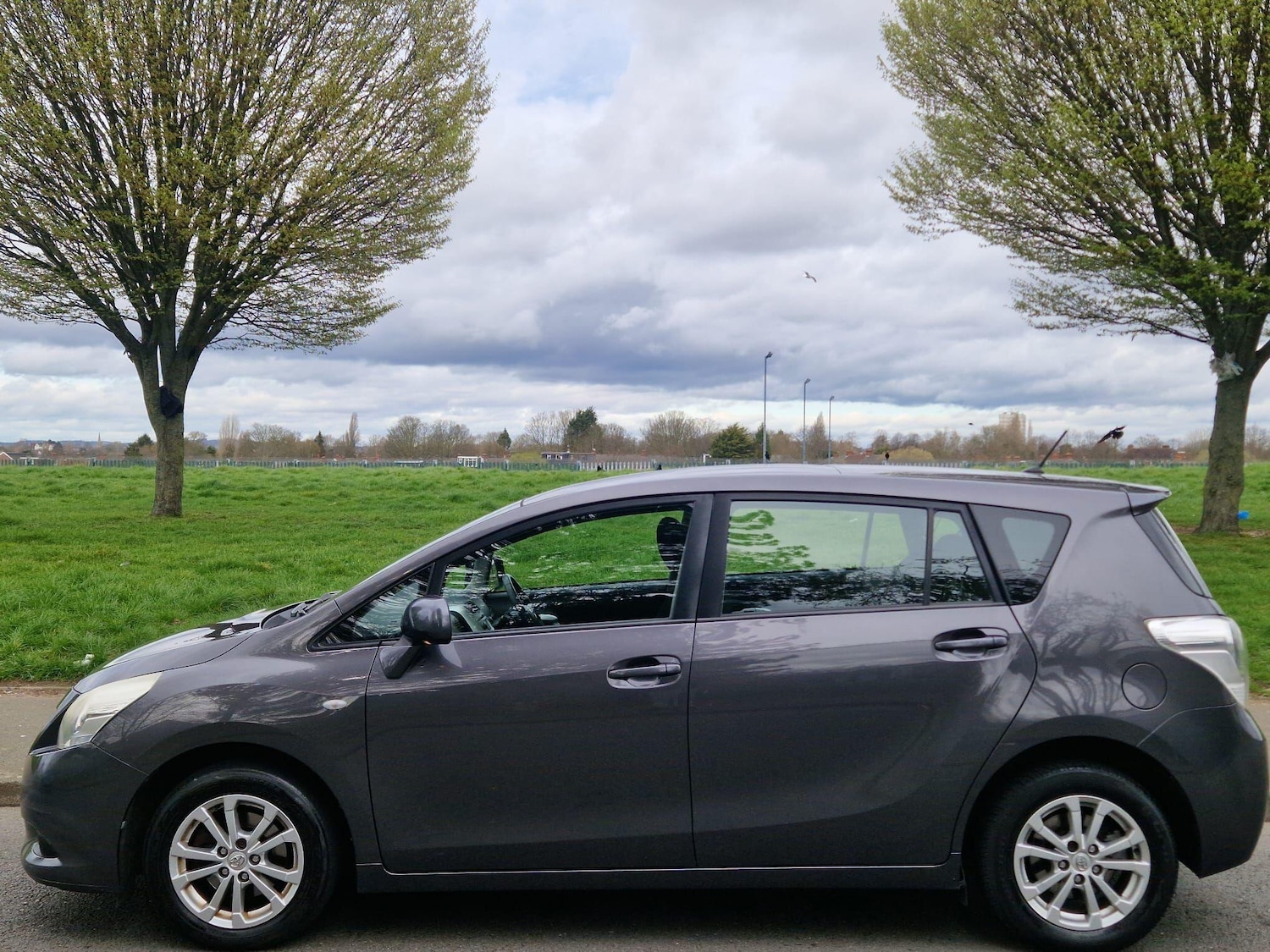 Used Toyota Verso 2010 for sale - 78215768: Photo 4