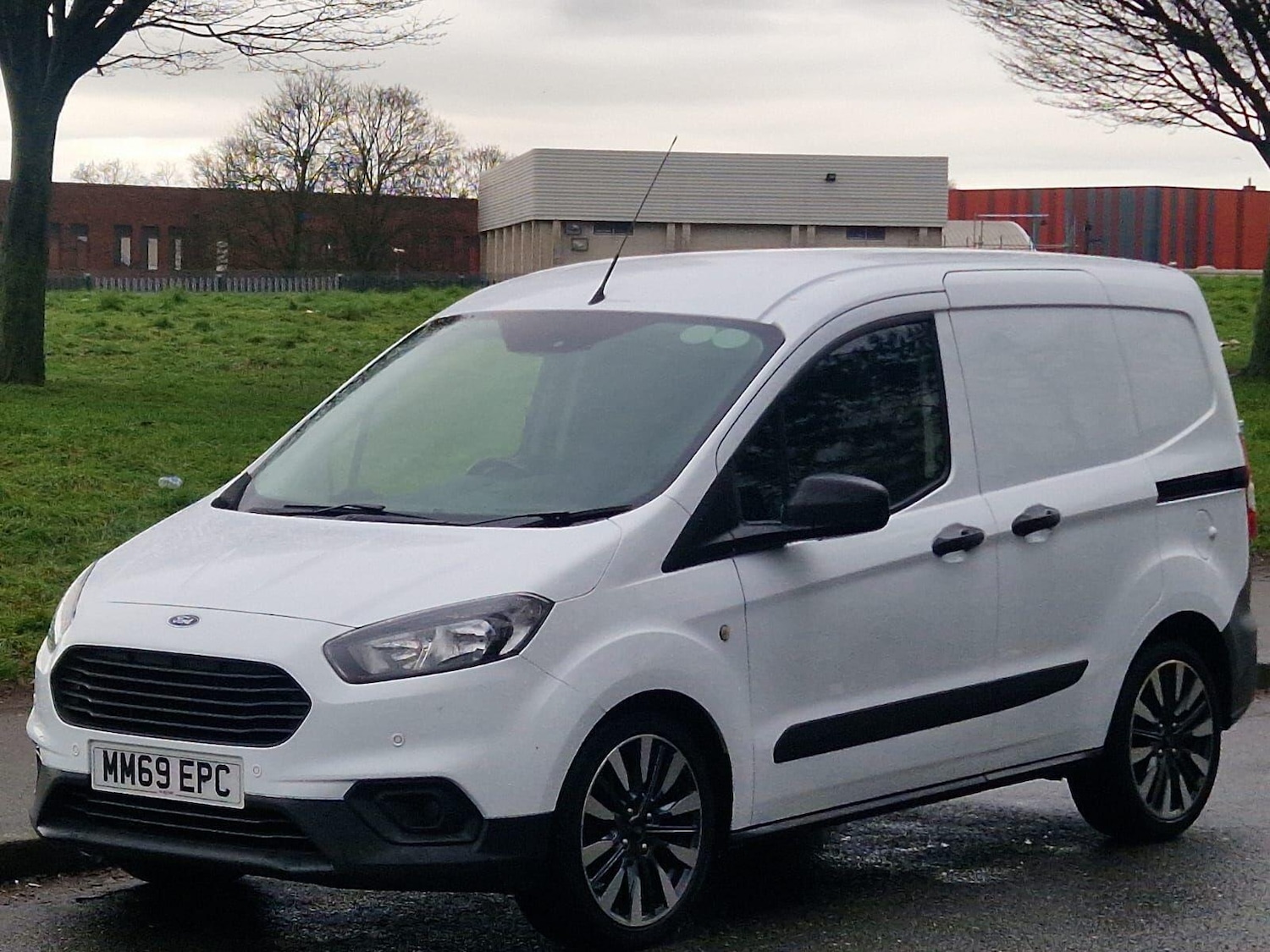 Used Ford Transit Courier 2020 for sale - 77202622: Photo 2