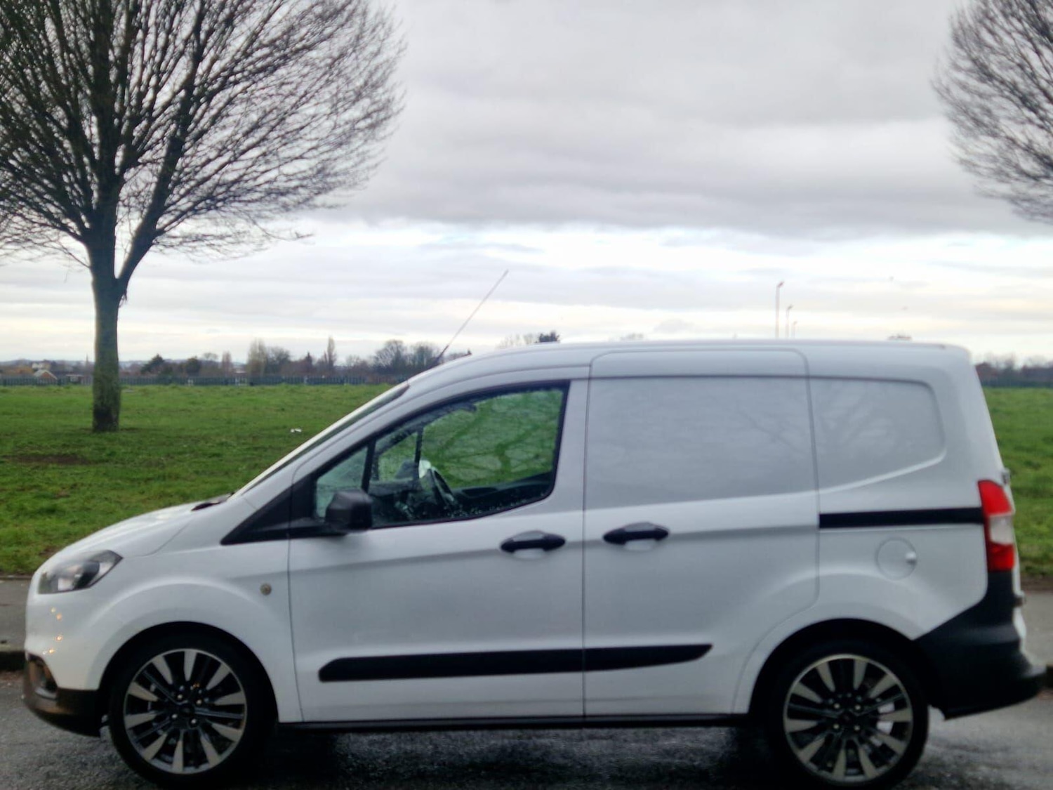 Used Ford Transit Courier 2020 for sale - 77202622: Photo 4