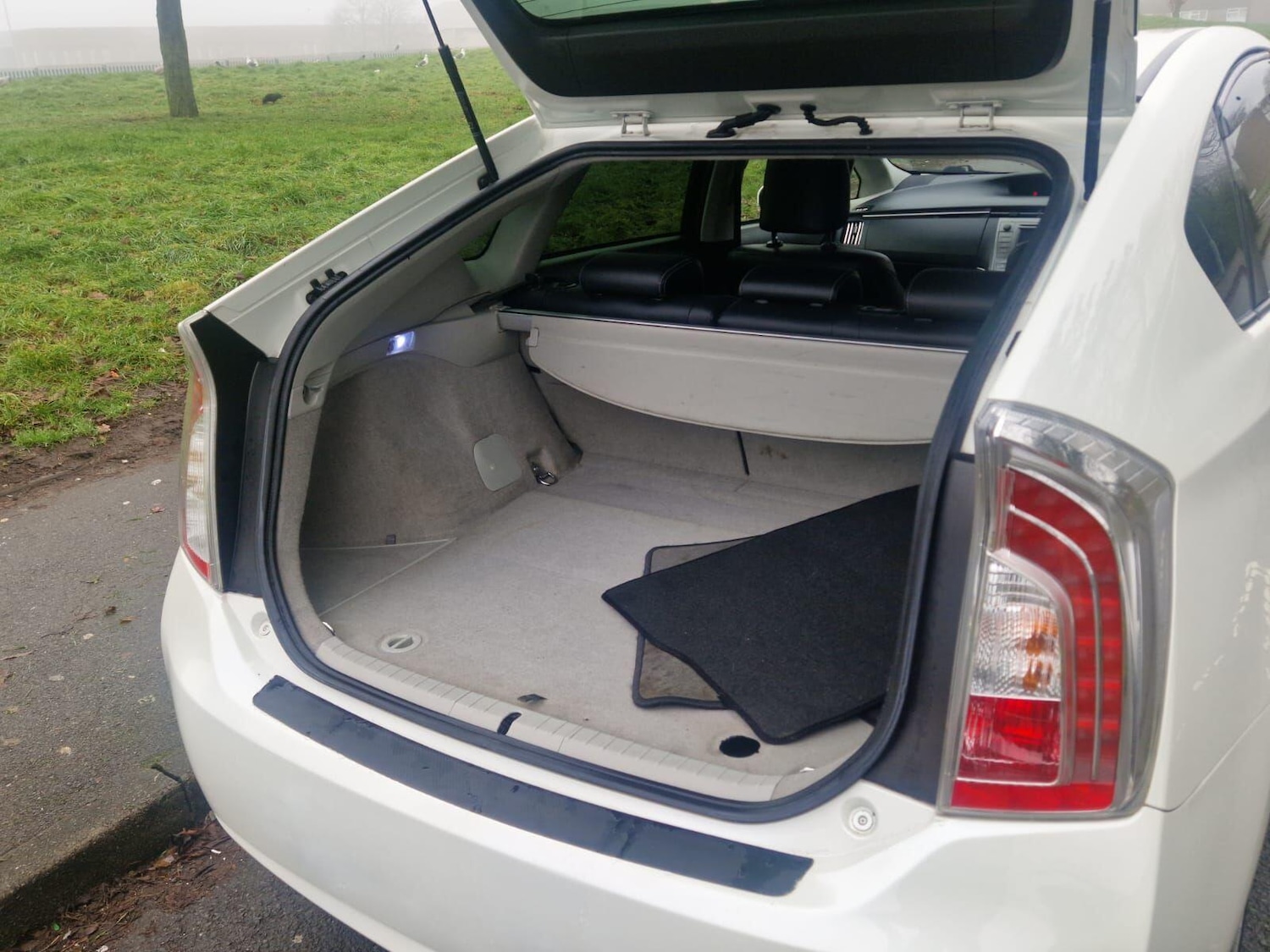 Used Toyota Prius 2014 for sale - 77202496: Photo 39