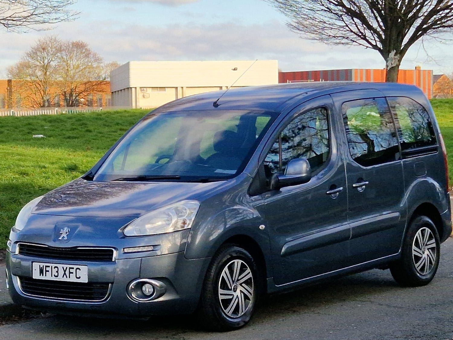 Used Peugeot Partner Tepee 2013 for sale - 77203669: Photo 2