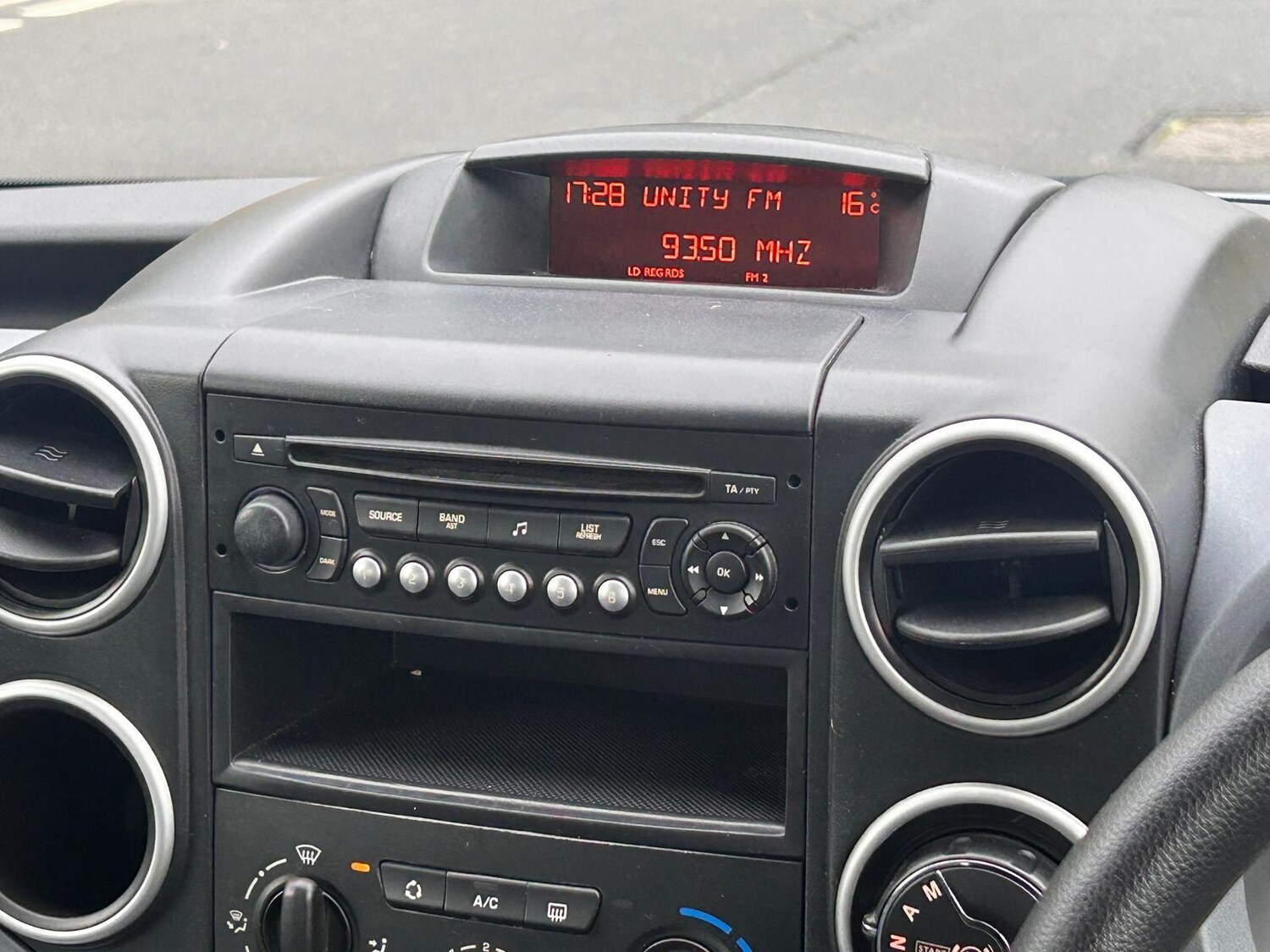 Used Peugeot Partner Tepee 2013 for sale - 77203669: Photo 30