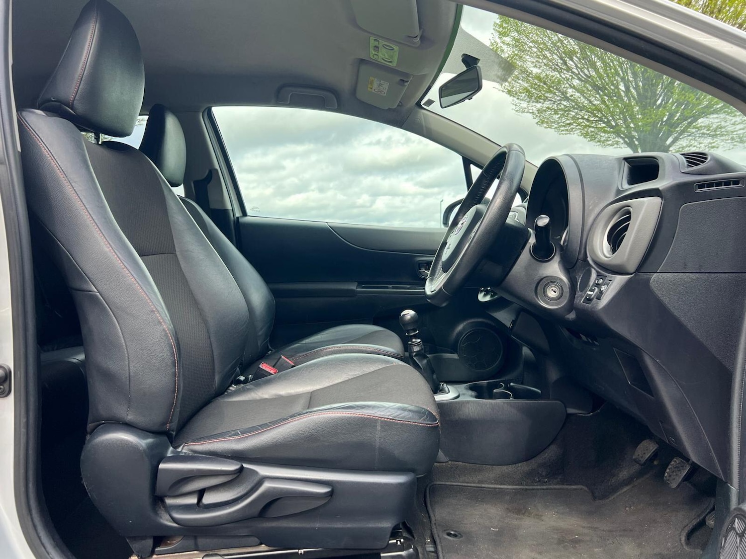 Used Toyota Yaris 2013 for sale - 78215739: Photo 13