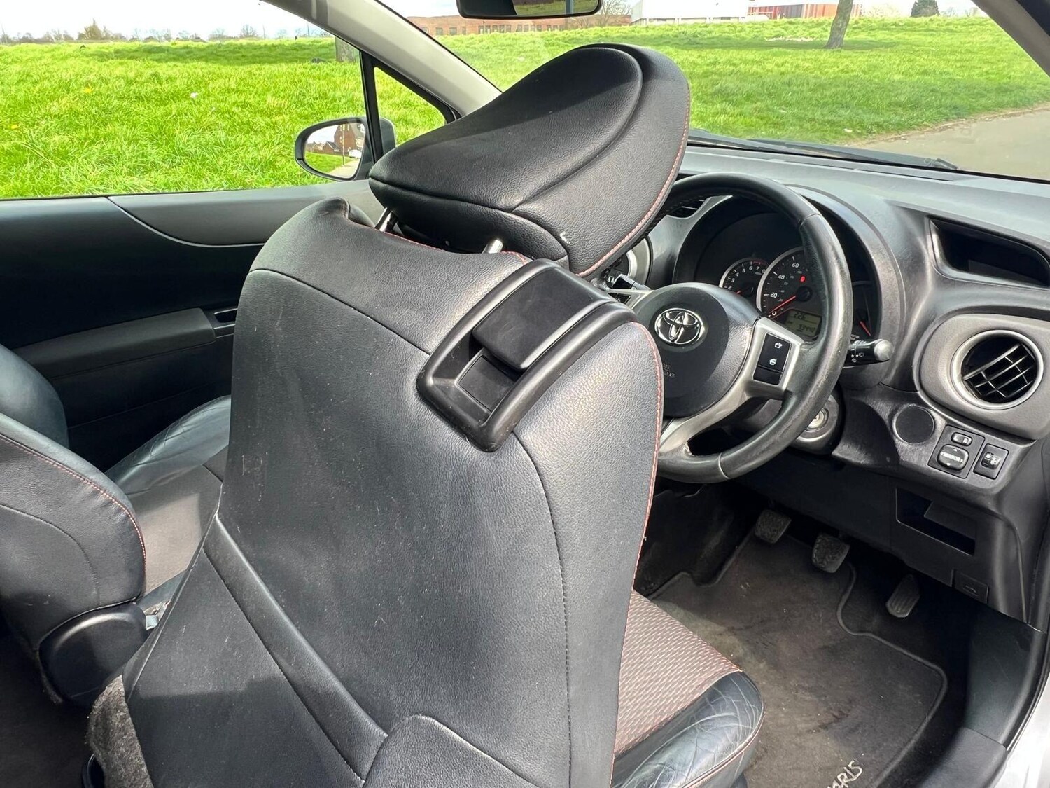 Used Toyota Yaris 2013 for sale - 78215739: Photo 16