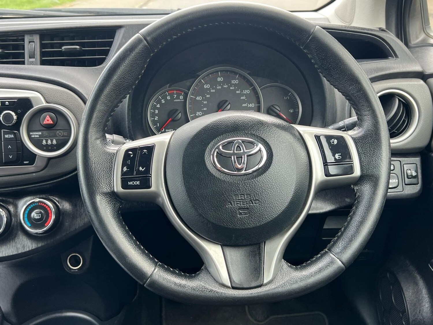 Used Toyota Yaris 2013 for sale - 78215739: Photo 24