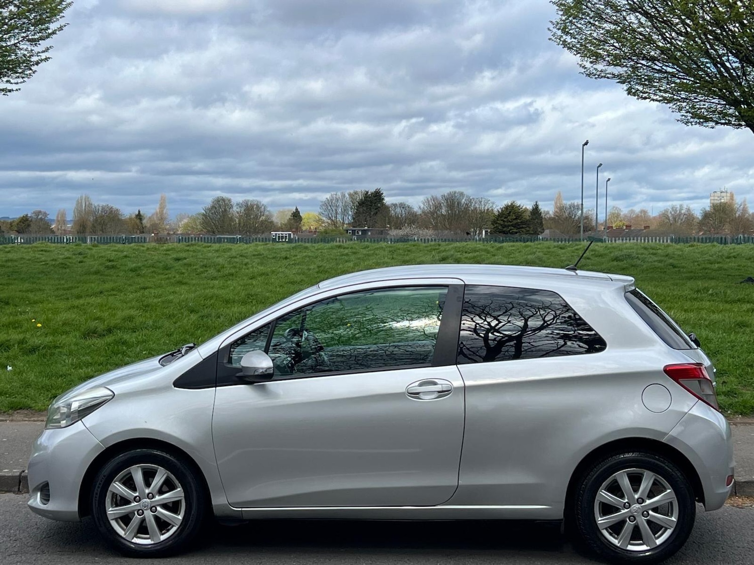 Used Toyota Yaris 2013 for sale - 78215739: Photo 4