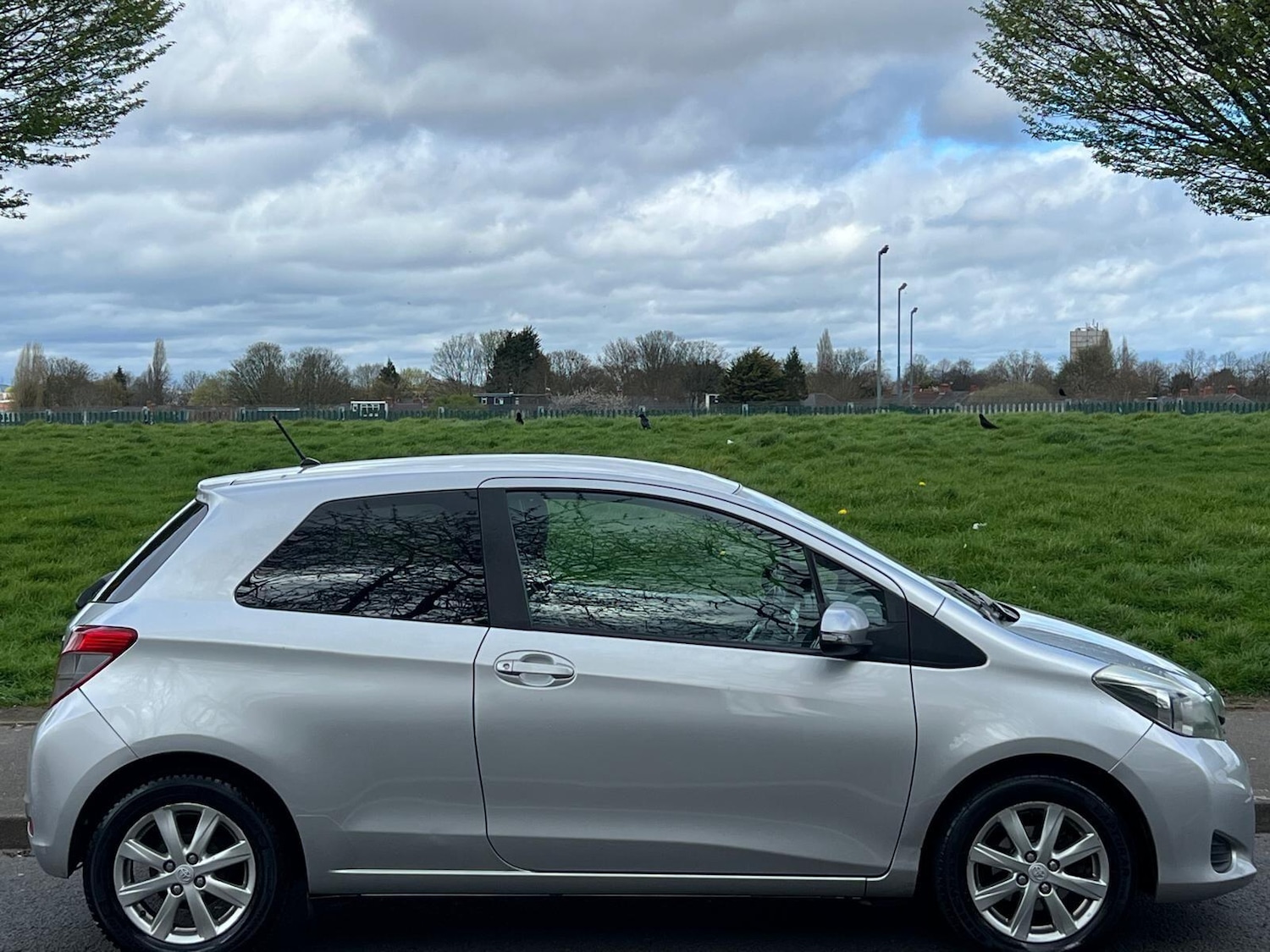 Used Toyota Yaris 2013 for sale - 78215739: Photo 5